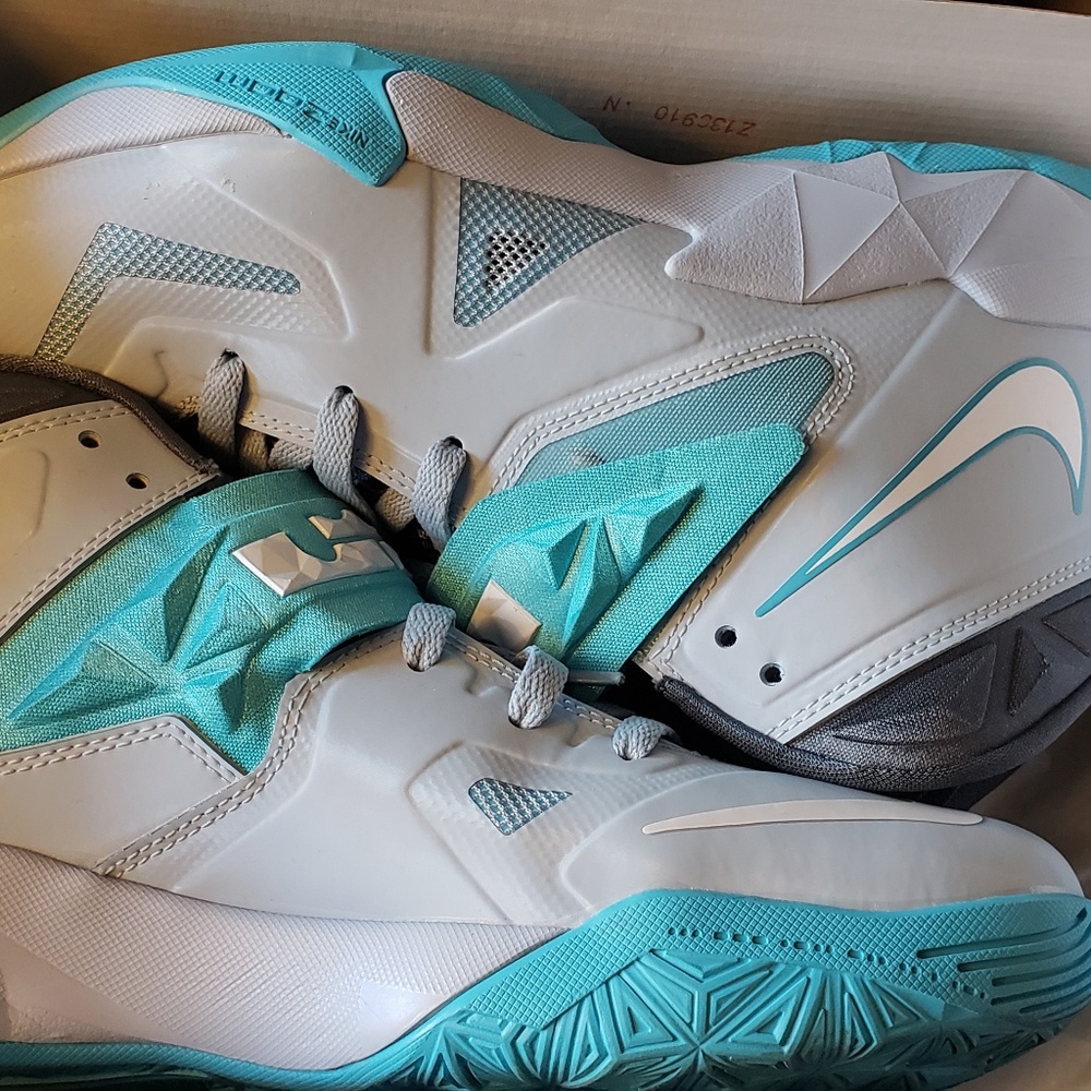 Nike zoom soldier VII